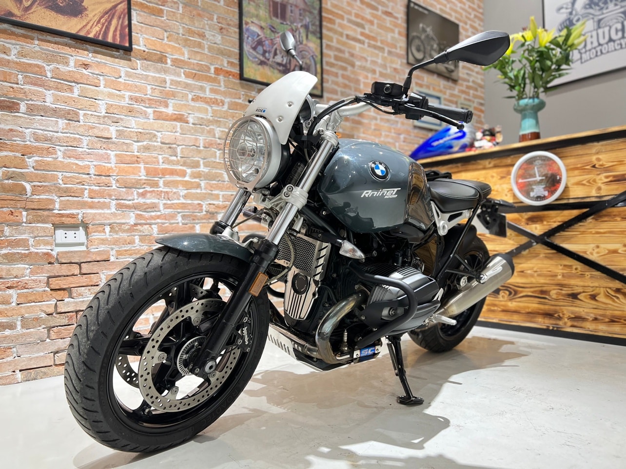 BMW R9T Pure